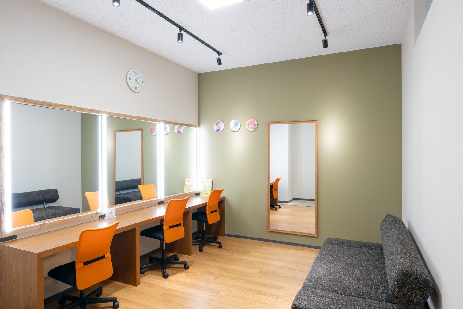 楽屋 1B