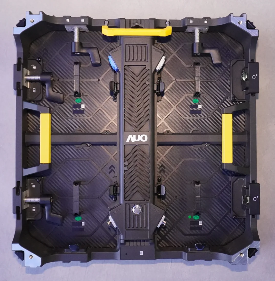 AUO製大型LEDモジュールのパネル面。均一で正確な色を再現する。